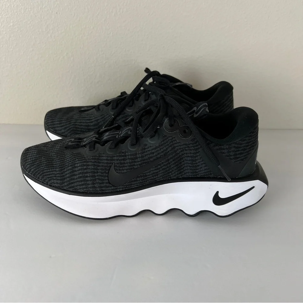 Nike Motiva Black White Running Shoes - Picture 2 of 6